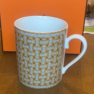 Hermes Mosaique Au 24 Gold Mug. New in Box